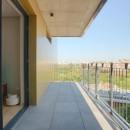 Brand New Luxurious Ap T2 - Amazing View- With Garage Вила-Нова-ди-Гая