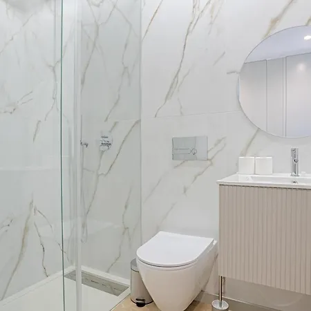 Brand New Luxurious Ap T2 - Amazing View- With Garage *