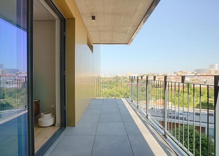 Brand New Luxurious Ap T2 - Amazing View- With Garage Вила-Нова-ди-Гая