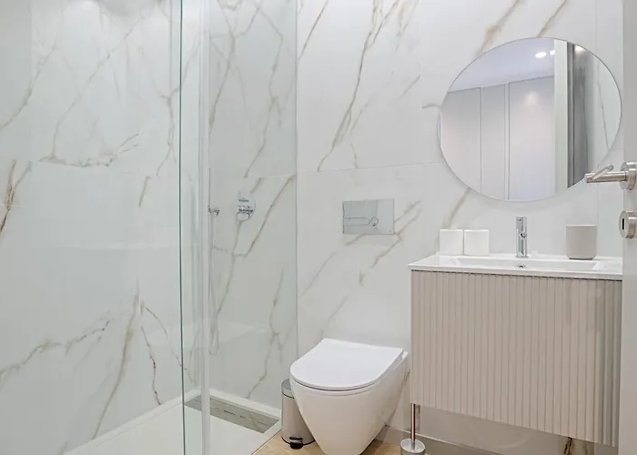 Brand New Luxurious Ap T2 - Amazing View- With Garage *